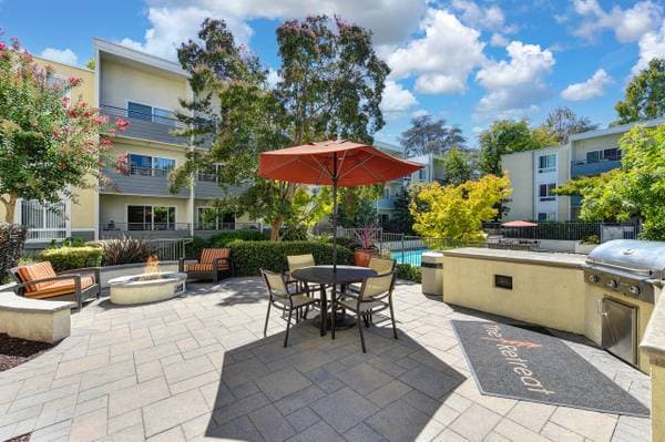 2BR/1BA Apartment on Creekside Drive · Walnut Creek photo 1