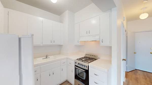 Apartments on Birch Street · San Francisco photo 1
