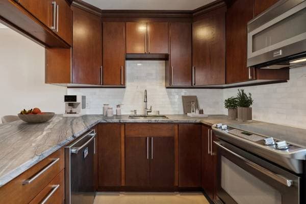 Condos on Pacific Avenue · San Francisco photo 3