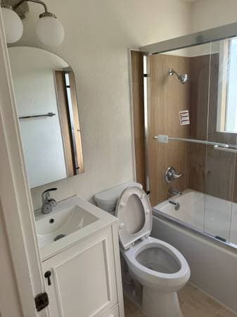 2BR/1BA Apartment on Genoa Street · Oakland photo 2