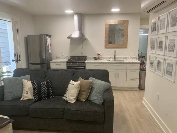 Apartments on Center St · Oakland photo 1