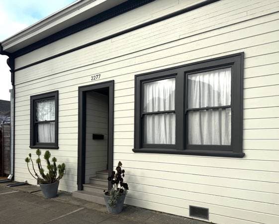 2BR/1BA Single Family House on 7th Street · Berkeley photo 1