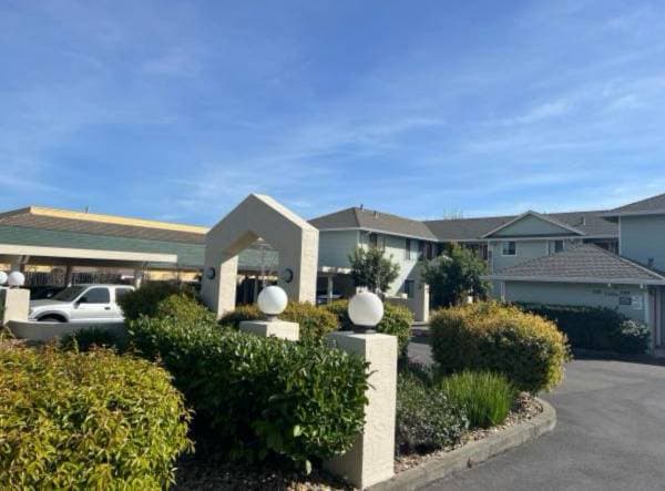2BR/1BA Apartment · Sonoma photo 2