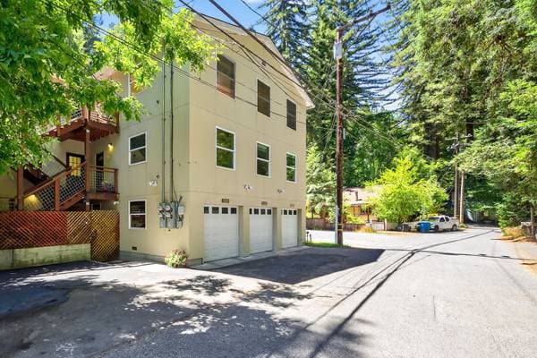 3BR/1BA Single Family House on Old Cazadero Road · Guerneville photo 2