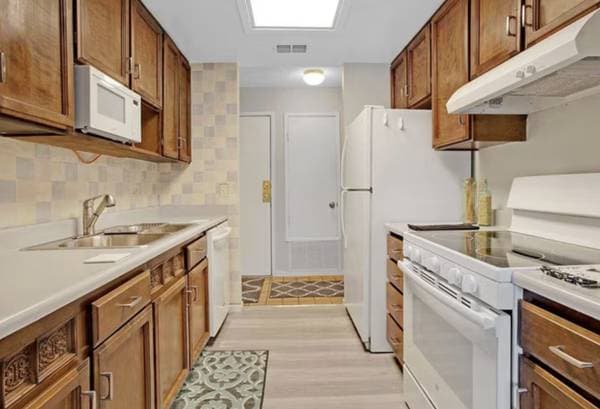 1BR/2BA Condo · El Sobrante photo 3