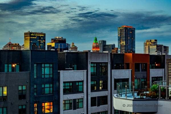 2BR/2BA Loft · Oakland photo 4