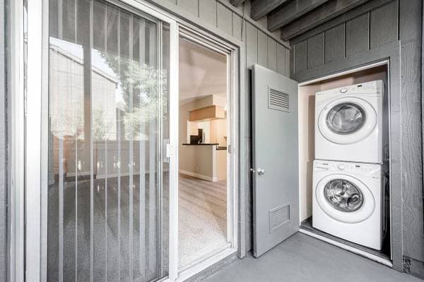 2BR/2BA Apartment on Parkmoor Avenue · San Jose photo 2
