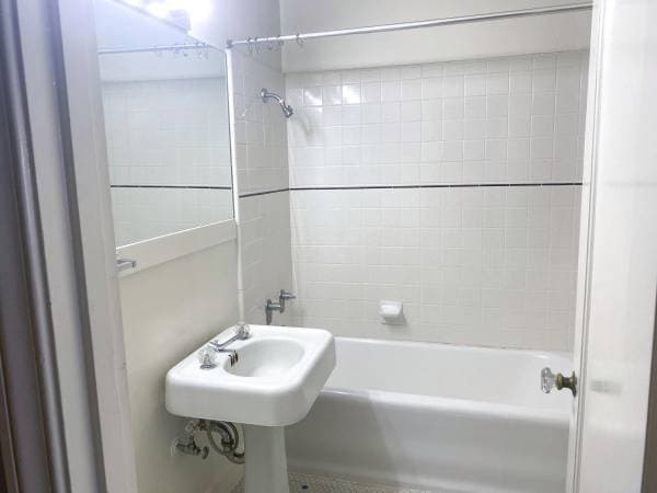 0BR/1BA Apartment · San Francisco photo 3