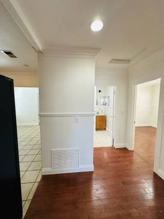 2BR/2BA Flat · Oakland photo 5