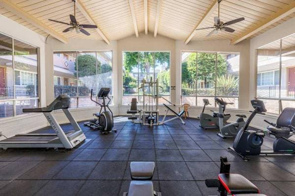 2BR/1BA Apartment on Washington Ave · San Leandro photo 1