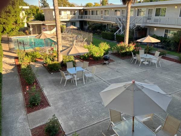 1BR/1BA Apartment · Palo Alto photo 2