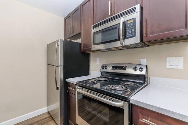 1BR/1BA Apartment on Contra Costa Boulevard · Pleasant Hill photo 3