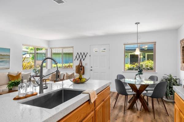 2BR/1BA Condo · Capitola photo 3