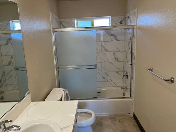 3BR/1BA Apartment · Watsonville photo 2