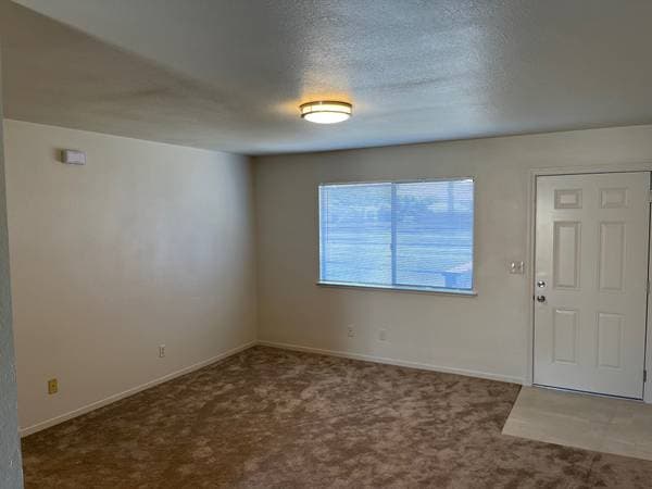 3BR/1BA Apartment · Watsonville photo 3