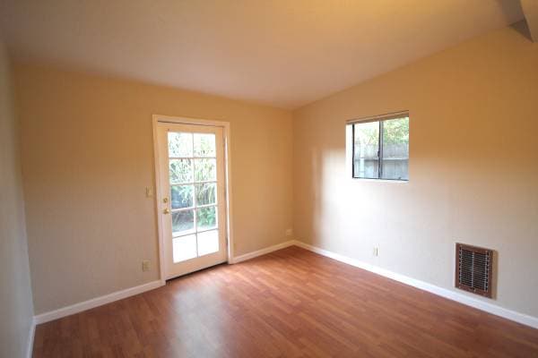 1BR/1BA In Law Adu · Mountain View photo 2