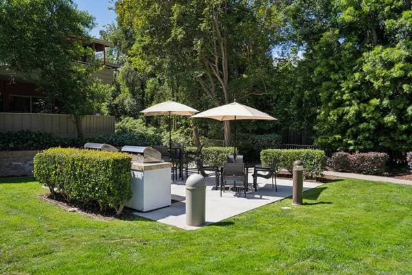 2BR/2BA Apartment on Massol Avenue · Los Gatos photo 2