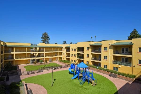 3BR/2BA Apartment · Santa Cruz photo 1