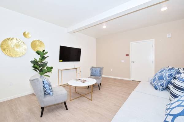 3BR/2BA Apartment · Santa Cruz photo 2