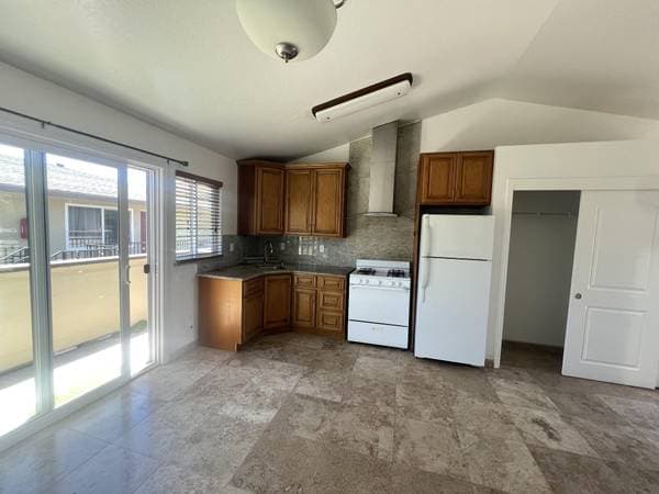 0BR/1BA Apartment on Center Street · Santa Cruz photo 2