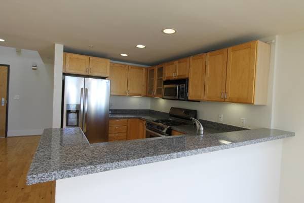 Modern Industrial 2 BR, 2 BA Multi-Level Condo for Rent in SOMA photo 4