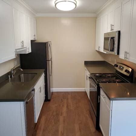 1BR/1BA Apartment on Shell Boulevard · San Mateo photo 4