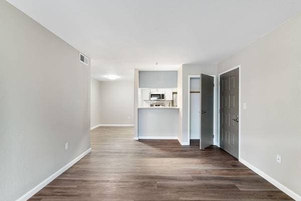 2BR/1BA Apartment on North Milpitas Boulevard · Milpitas photo 3