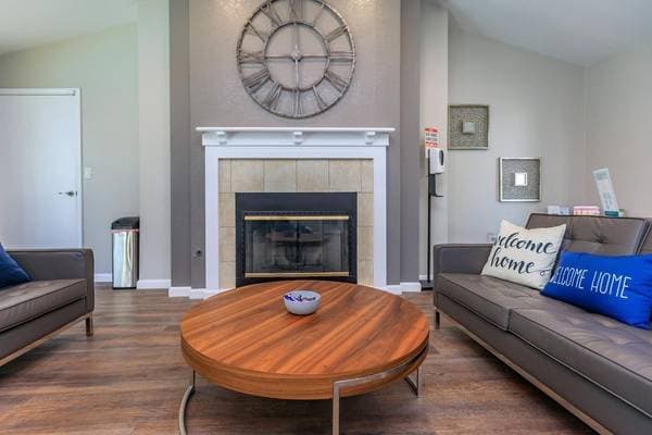 2BR/1BA Apartment on North Milpitas Boulevard · Milpitas photo 4