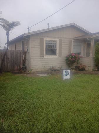 3BR/1BA Single Family House on Dolores Avenue · Watsonville photo 1