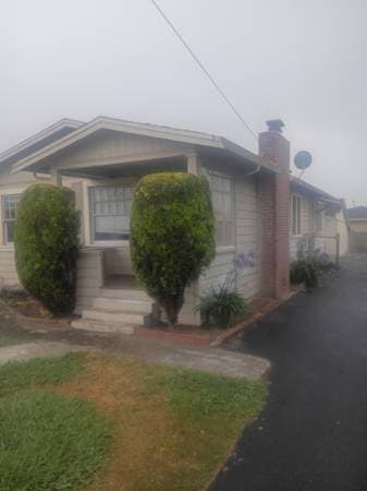 3BR/1BA Single Family House on Dolores Avenue · Watsonville photo 2