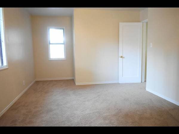 2BR/1BA Townhouse · San Leandro photo 4