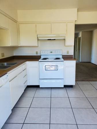 2BR/1BA Apartment on Copeland Creek Dr · Rohnert Park photo 4