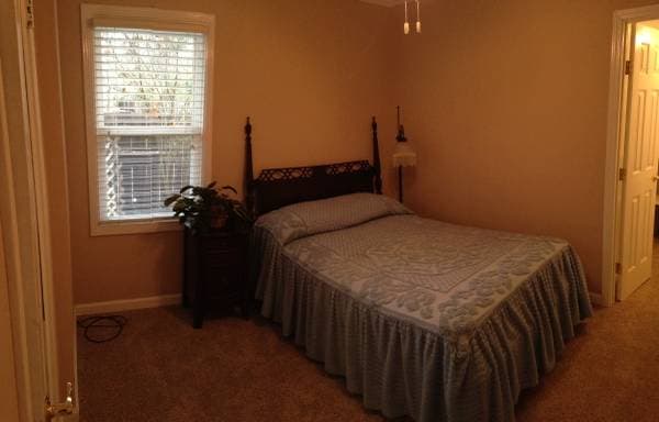 1BR/1BA Single Family House on Lily St. · Walnut Creek photo 4