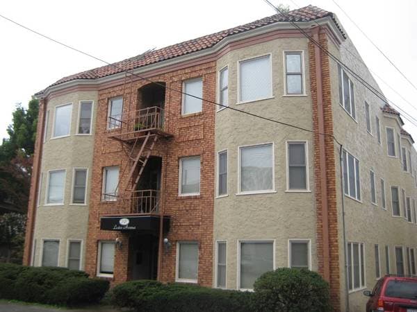 0BR/1BA Apartment on Lester Ave · Oakland photo 1
