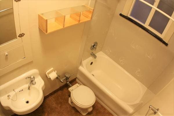 0BR/1BA Apartment on Lester Ave · Oakland photo 5