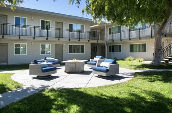 2BR/2BA Apartment on Gading Rd · Hayward photo 5