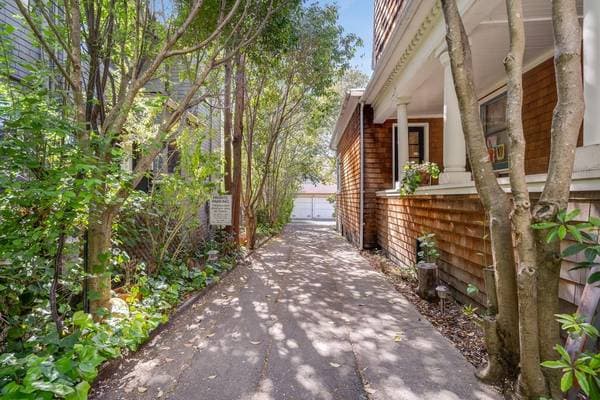Apartments on Benvenue Avenue · Berkeley photo 4