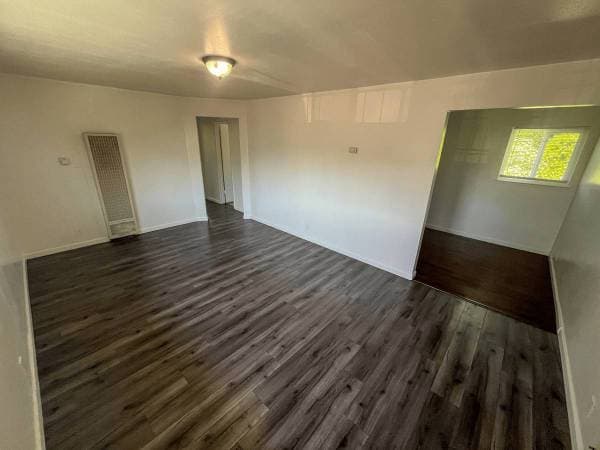 2BR/1BA Apartment on Holly St · Oakland photo 2
