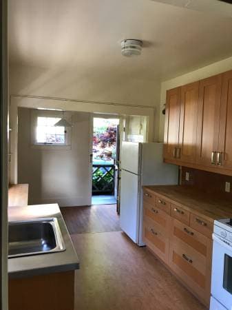 2BR/1BA Apartment · Berkeley photo 2