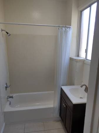 2BR/1BA Apartment · Oakland photo 2