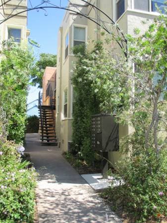 1BR/1BA Apartment on Masonic St · Martinez photo 1