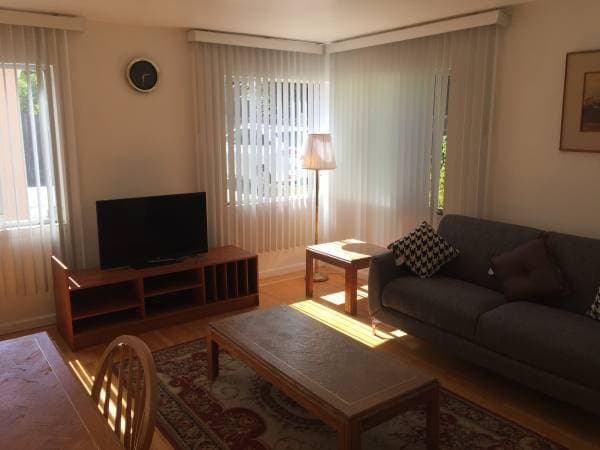1BR/1BA Apartment · Stanford photo 4
