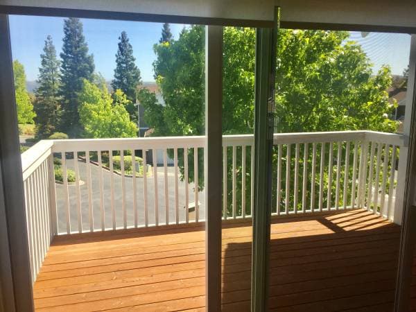 2BR/2BA Condo · Port Costa photo 4