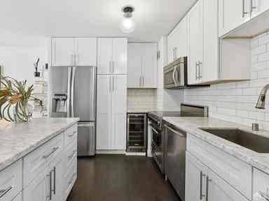 2040 Franklin #1105 photo 2