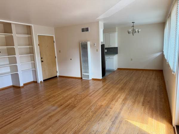 2BR/1BA Apartment · Oakland photo 4