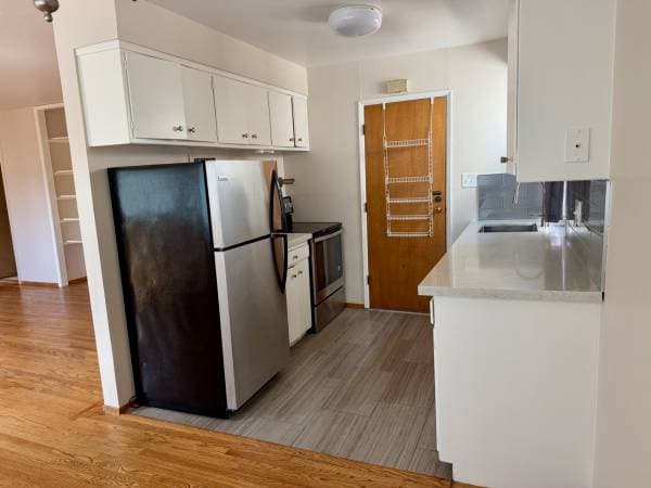2BR/1BA Apartment · Oakland photo 5