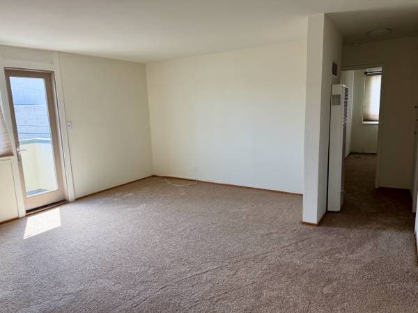 2BR/1BA Apartment · Oakland photo 4