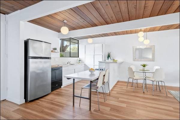 1BR/1BA Townhouse · Palo Alto photo 2