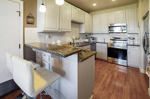1BR/1BA Condo · Redwood City photo 2
