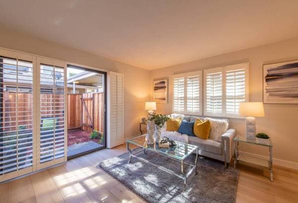 1BR/1BA Townhouse · Palo Alto photo 1